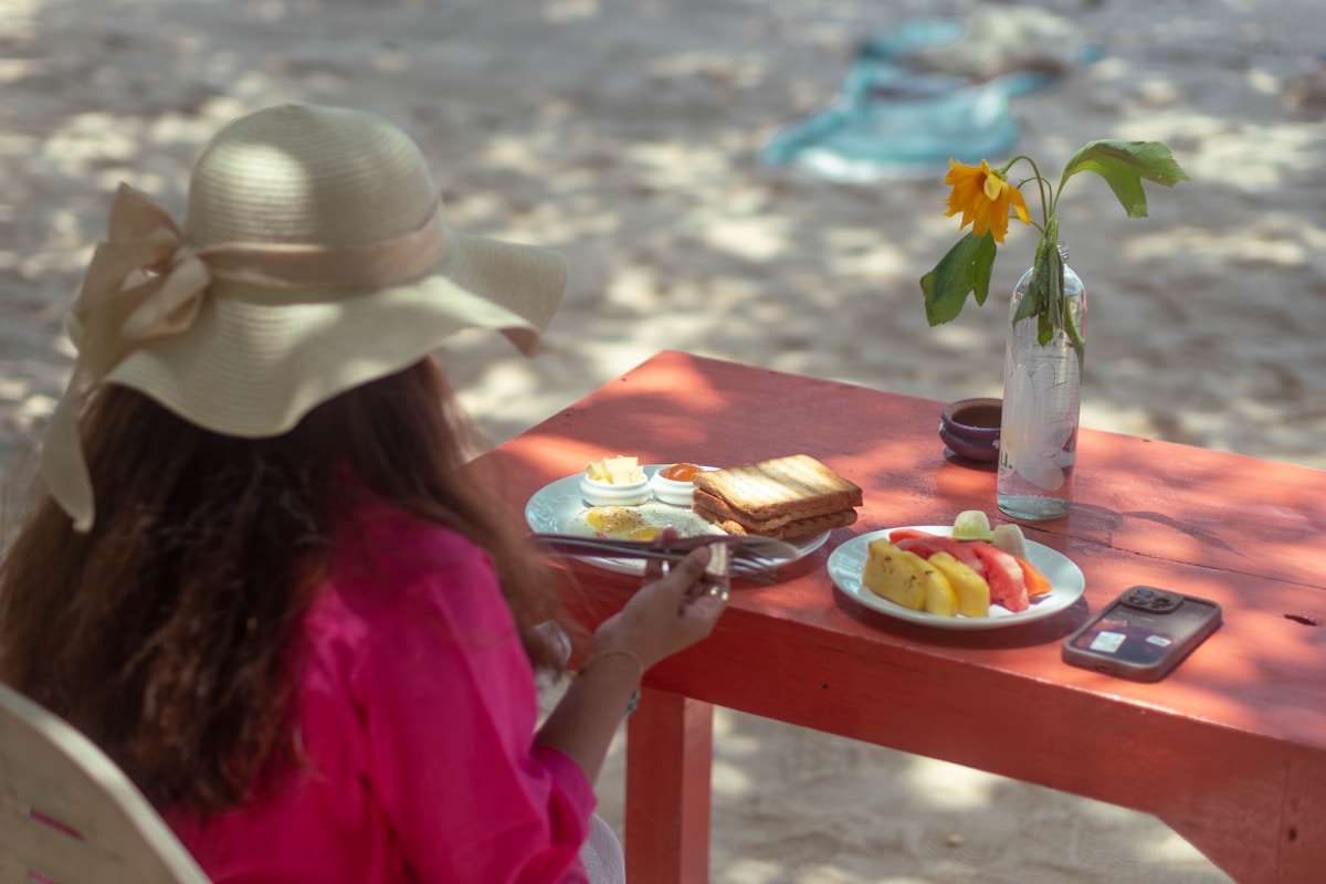 Relaxed meal while traveling